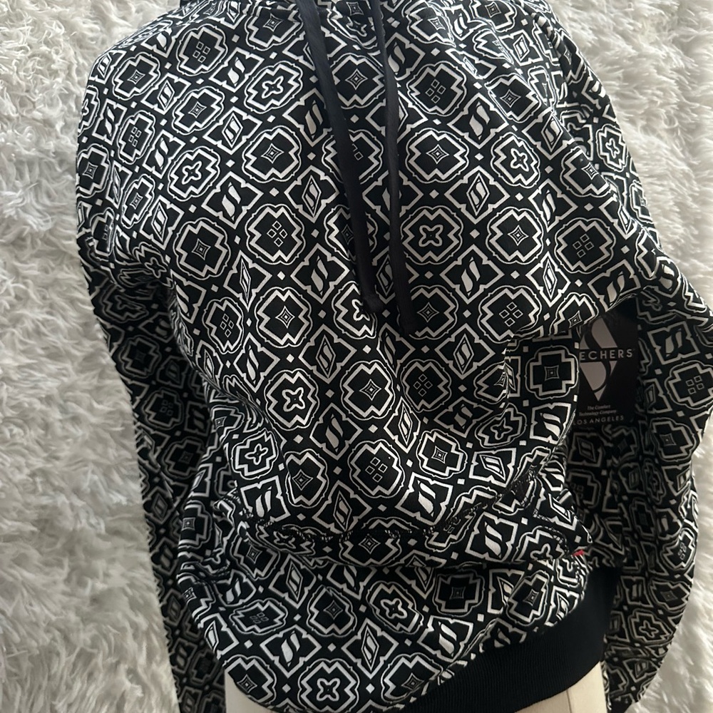 Skechers Monochrome Geometric Hoodie size medium